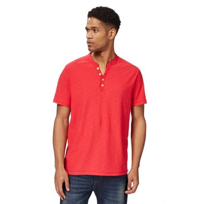 Big and tall red y neck t-shirt